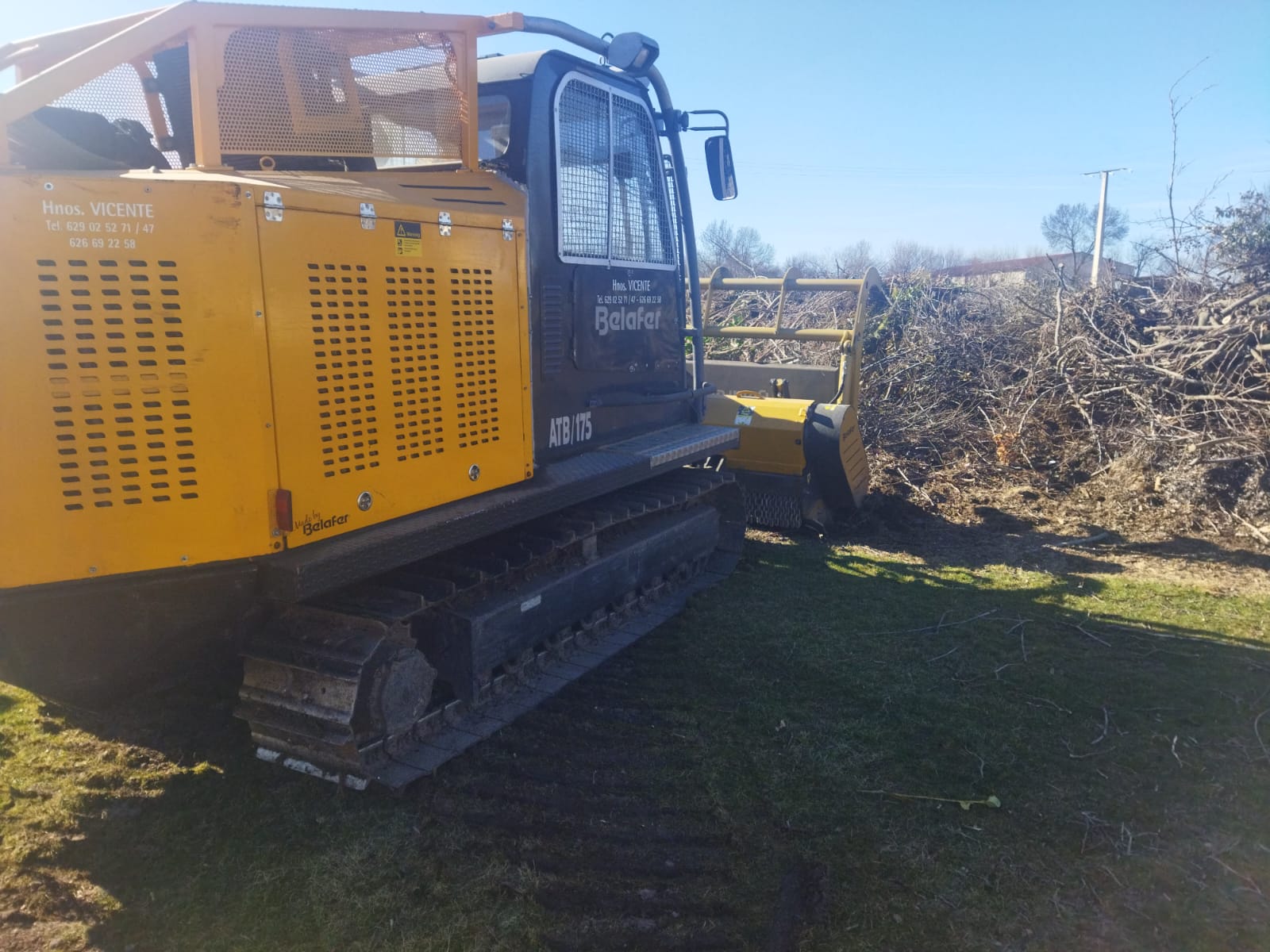 x- VENDIDO - Tractor autopropulsado hidrostático Belafer Año 2009 - Imagen 8