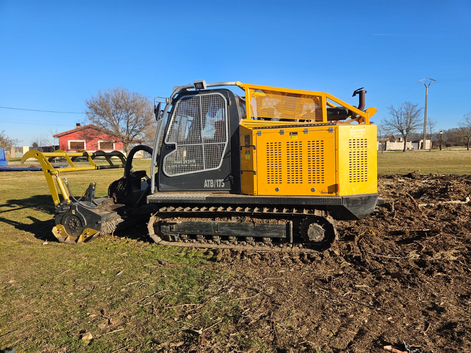 x- VENDIDO - Tractor autopropulsado hidrostático Belafer Año 2009 - Imagen 3