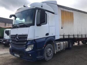 cabeza tractpra Mercedes-Benz