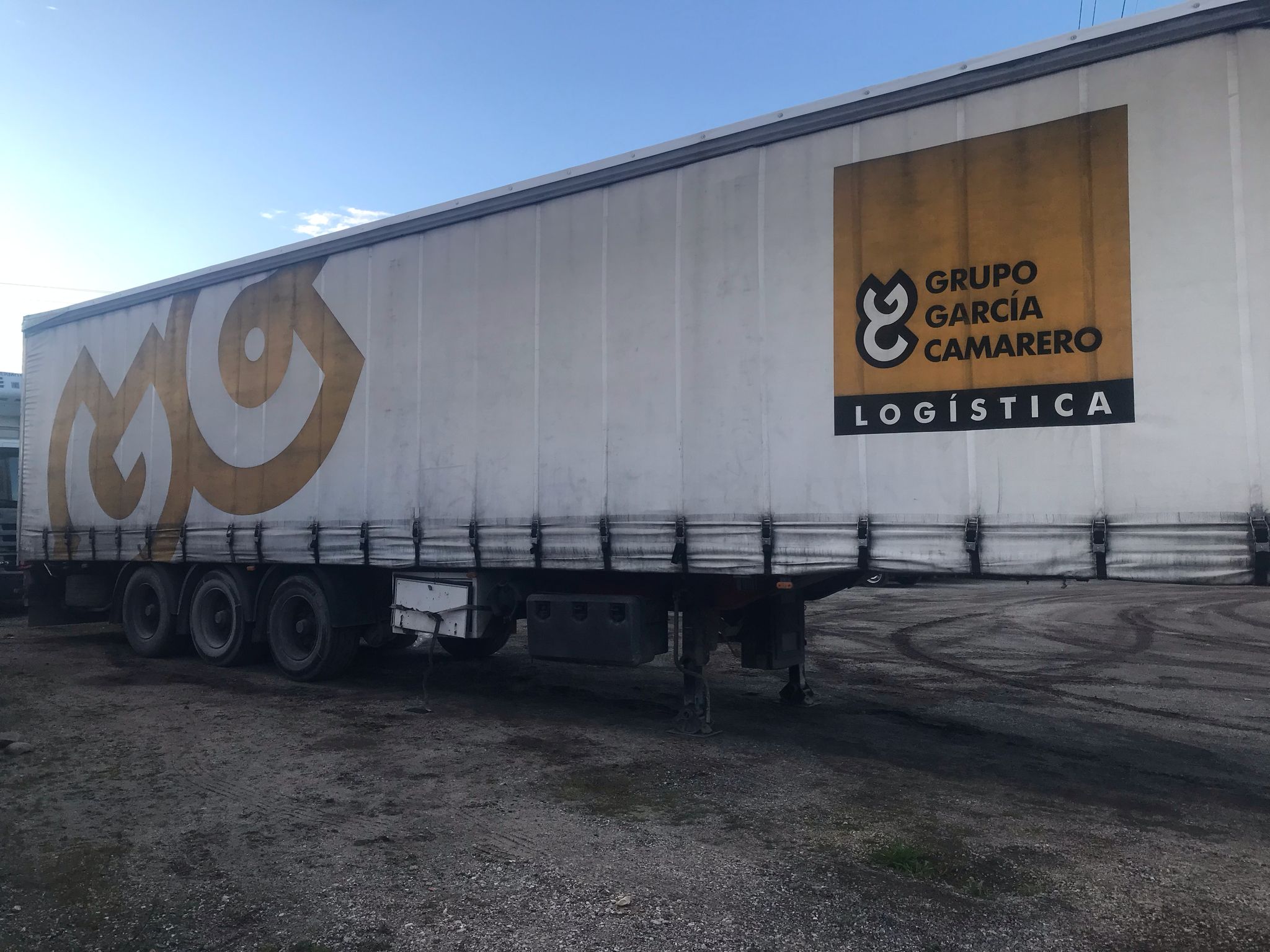 x- VENDIDO - Semirremolque tauliner Lecitrailer Año 03/2004 - Imagen 3