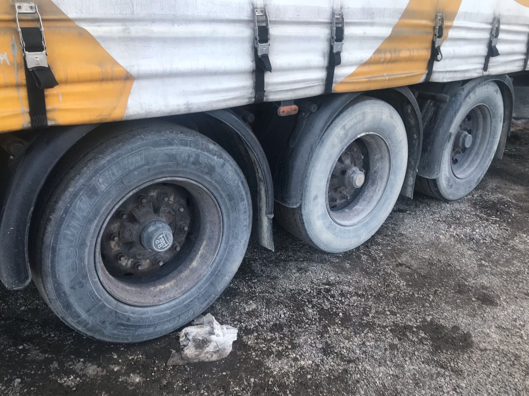 x- VENDIDO - Semirremolque tauliner Lecitrailer Año 03/2004 - Imagen 11