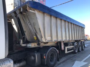 bañera basculante de aluminio