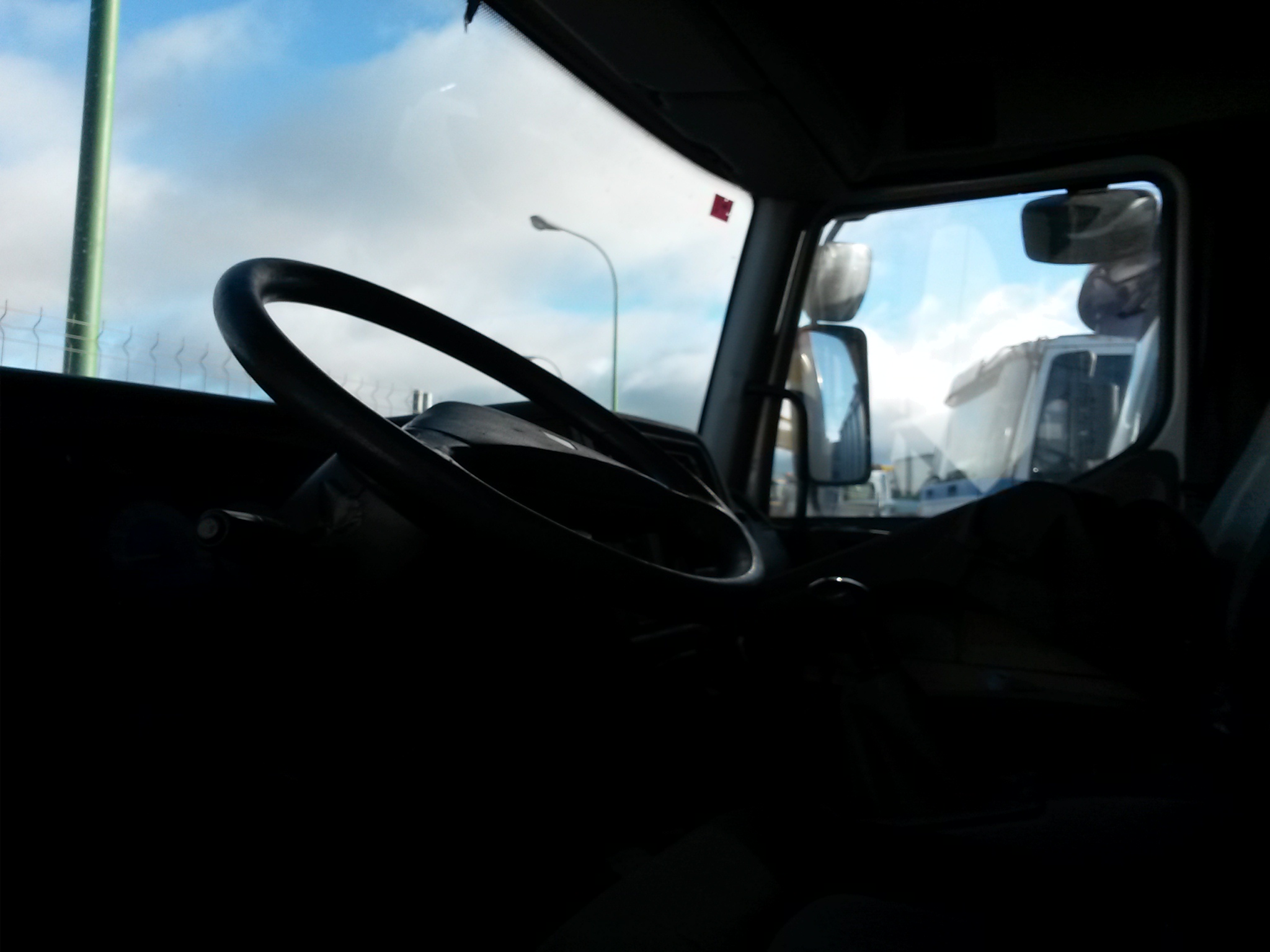 x- VENDIDO - Renault Midlum 220.12 C frigorífico - 2005 - Imagen 7