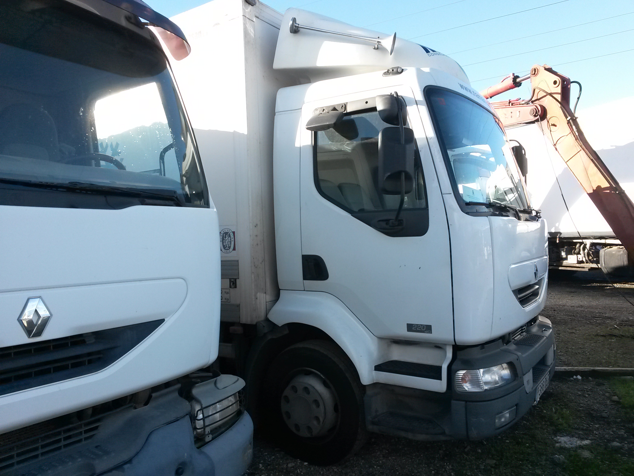 x- VENDIDO - Renault Midlum 220.12 C frigorífico - 2005 - Imagen 4