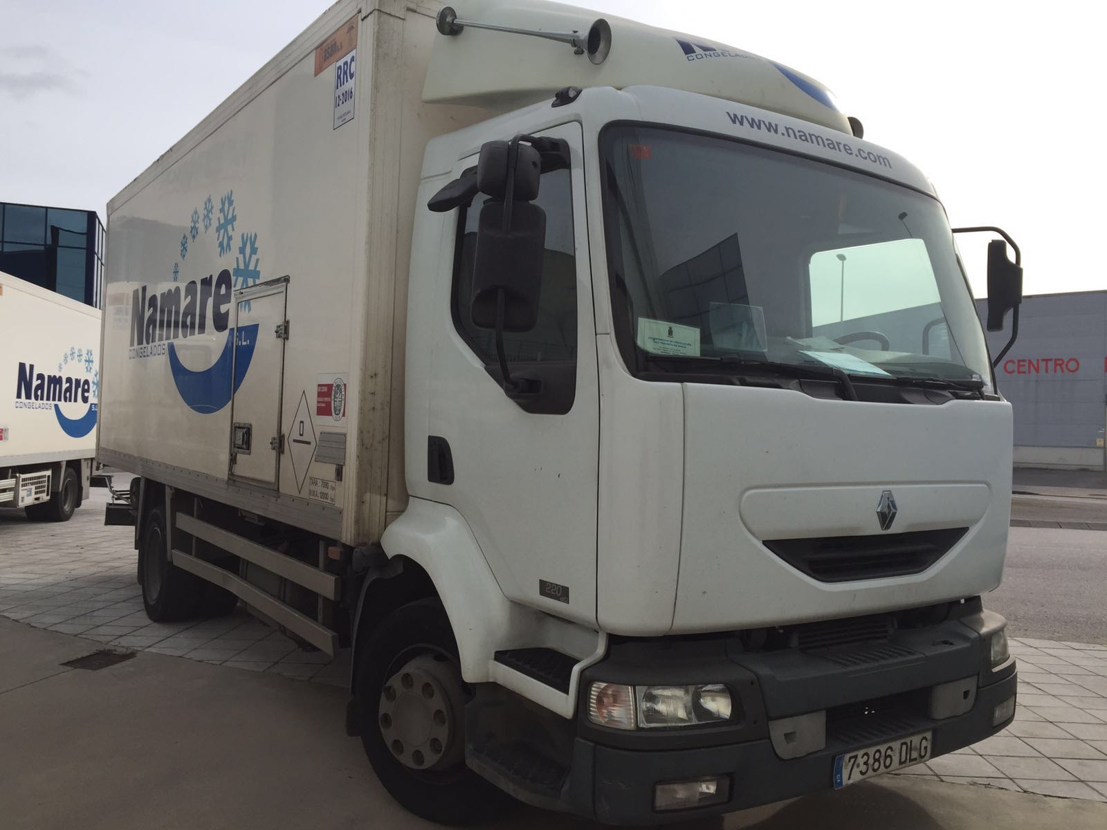 x- VENDIDO - Renault Midlum 220.12 C frigorífico - 2005 - Imagen 3