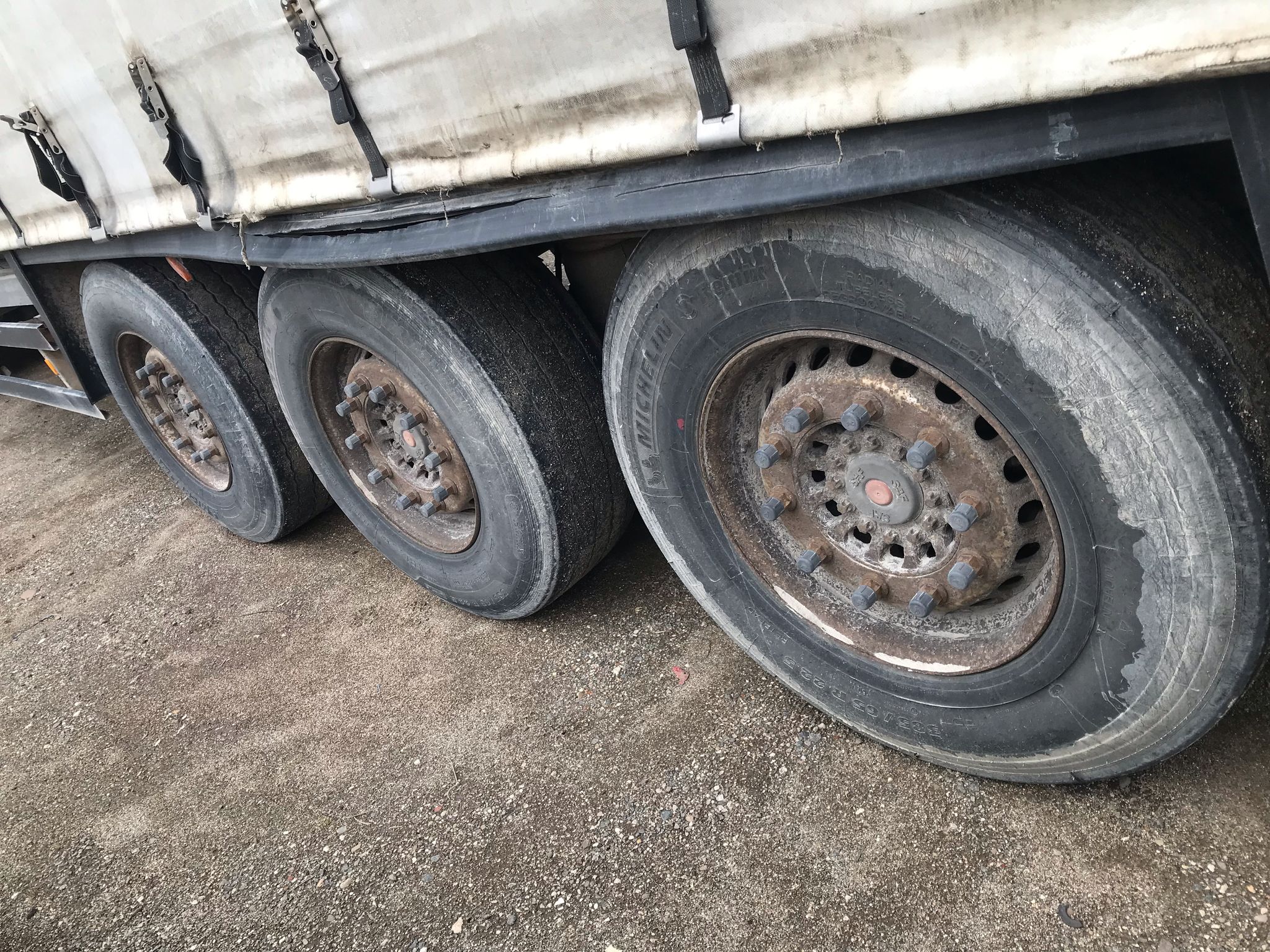 x- VENDIDO - Semirremolque tauliner Schmitz Año 2007 - Imagen 9