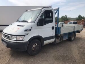 Furgón Iveco 35C14 caja abierta con grúa Hiab en venta, año 2006, 136 CV, 3.500 kg MMA