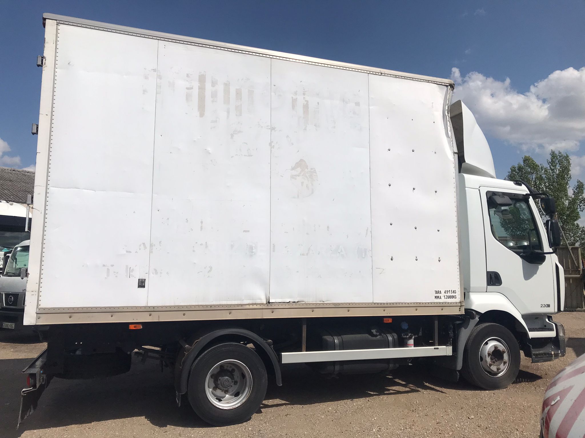 Renault Midlum 220.12 caja cerrada - 2008 - Imagen 6