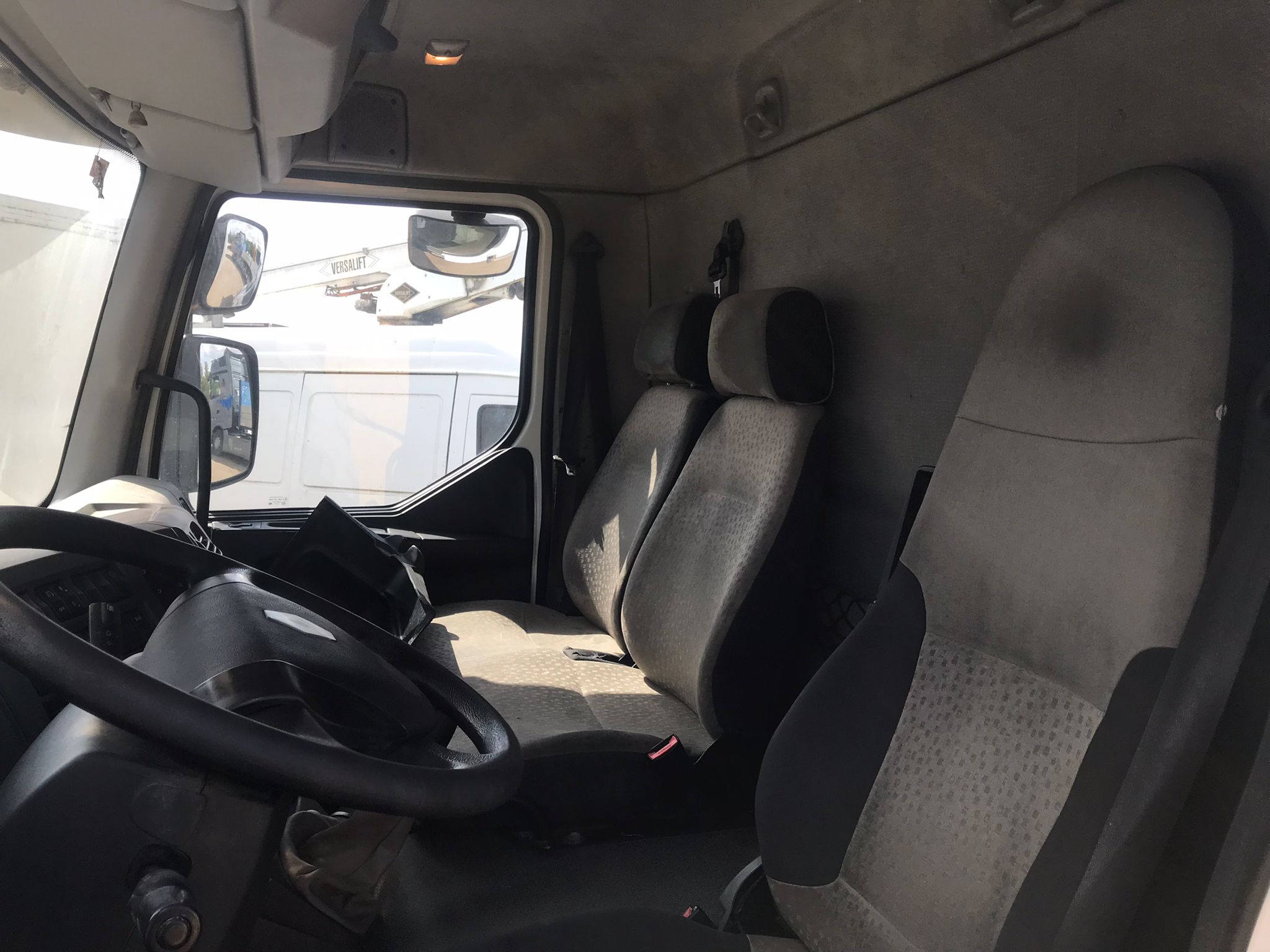 Renault Midlum 220.12 caja cerrada - 2008 - Imagen 15