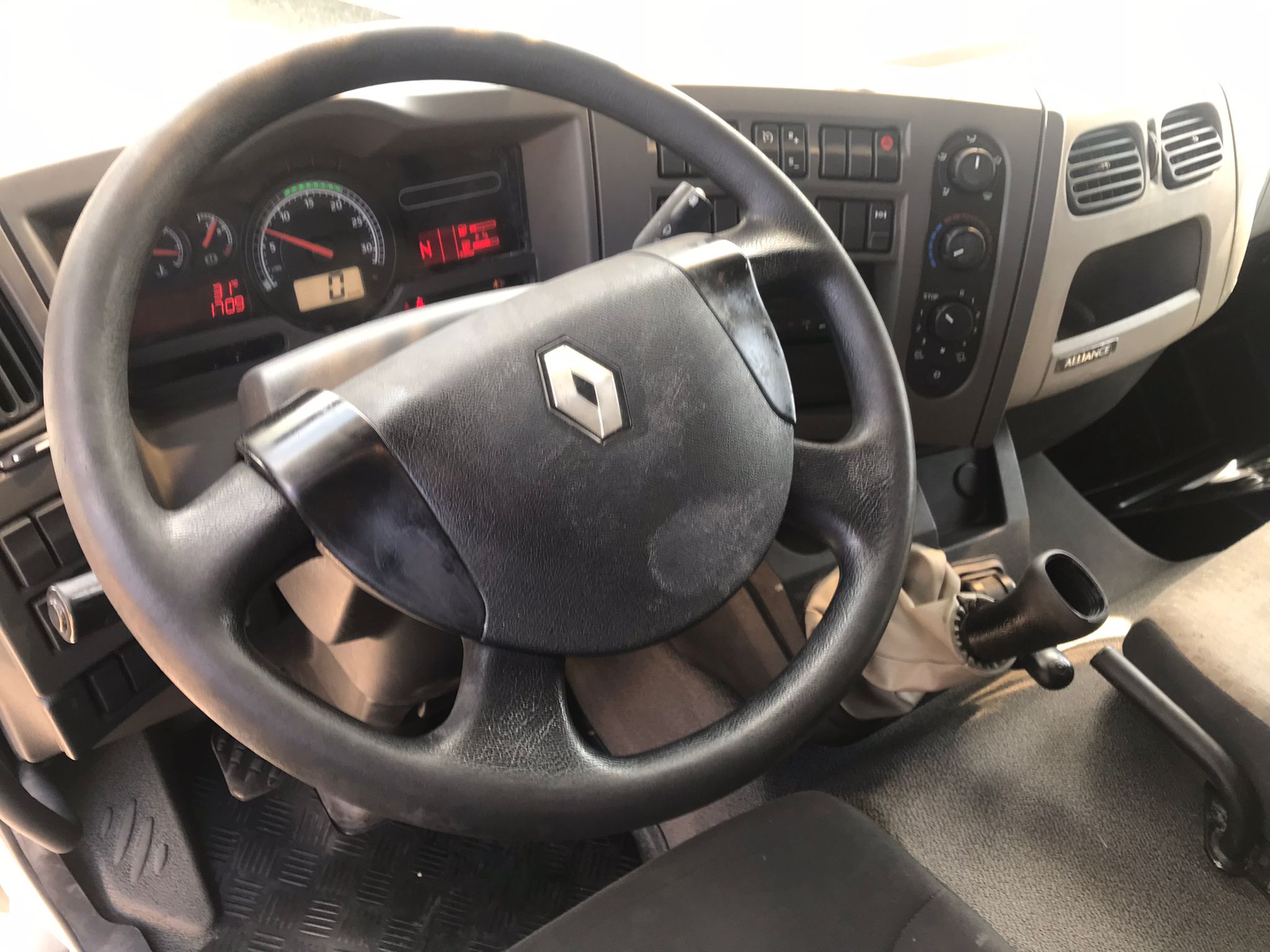 Renault Midlum 220.12 caja cerrada - 2008 - Imagen 16