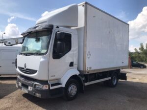 Camión Renault Midlum 220.12 caja cerrada en venta, año 2008, 12.000 kg MMA, 156 CV