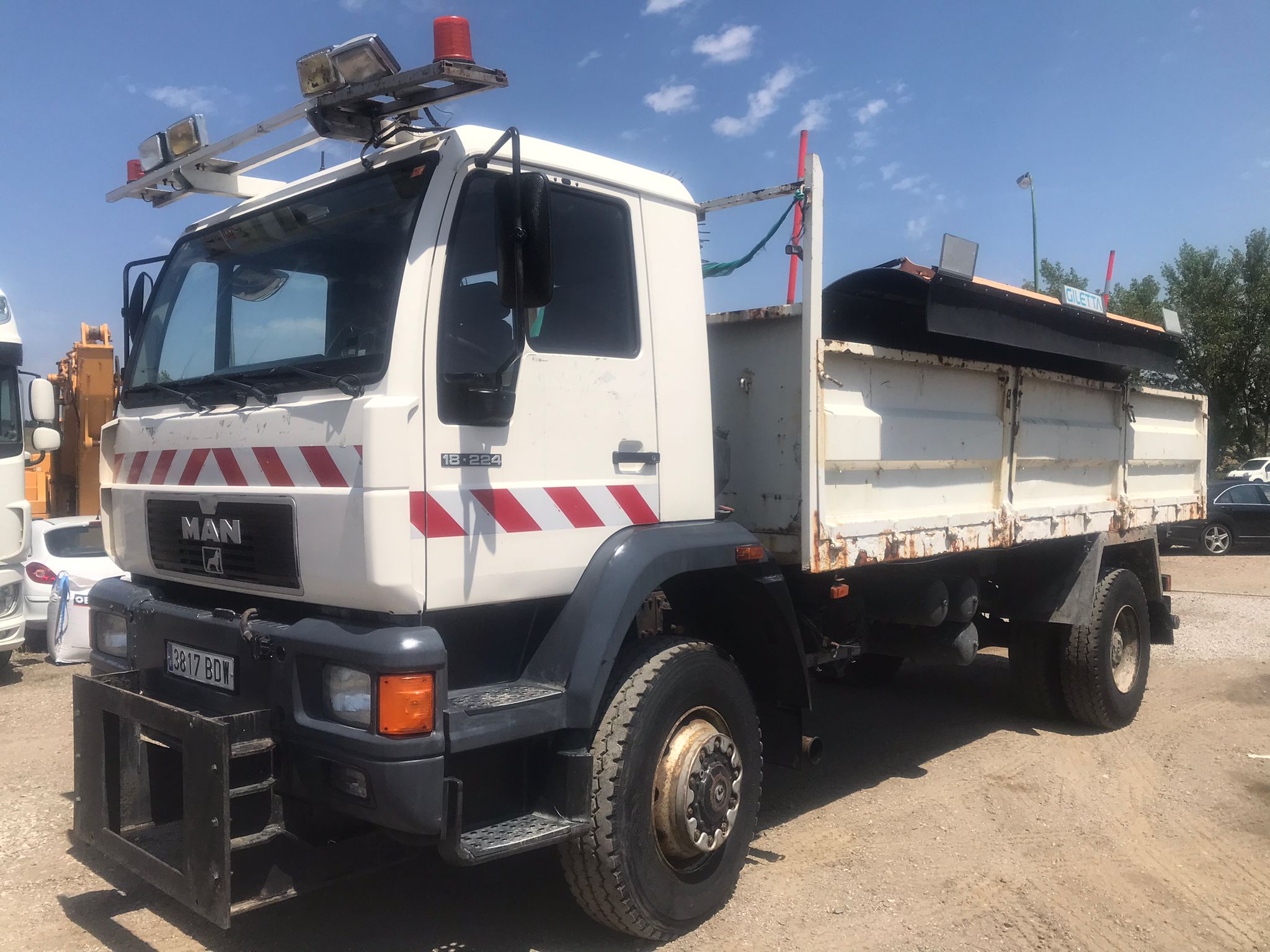 Man 18.284 LAC basculante quitanieves - 2001 - Imagen 2