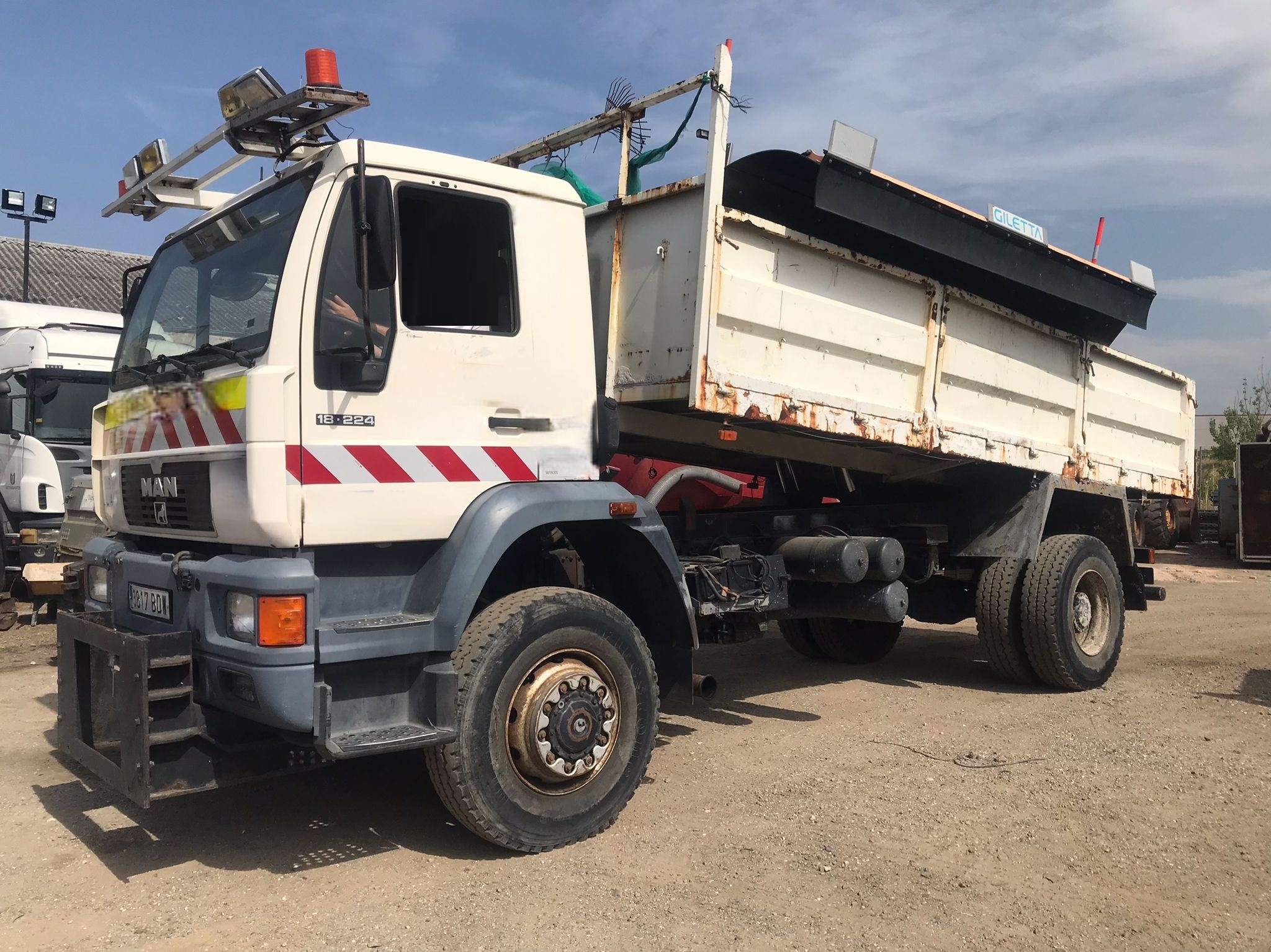 Man 18.284 LAC basculante quitanieves - 2001