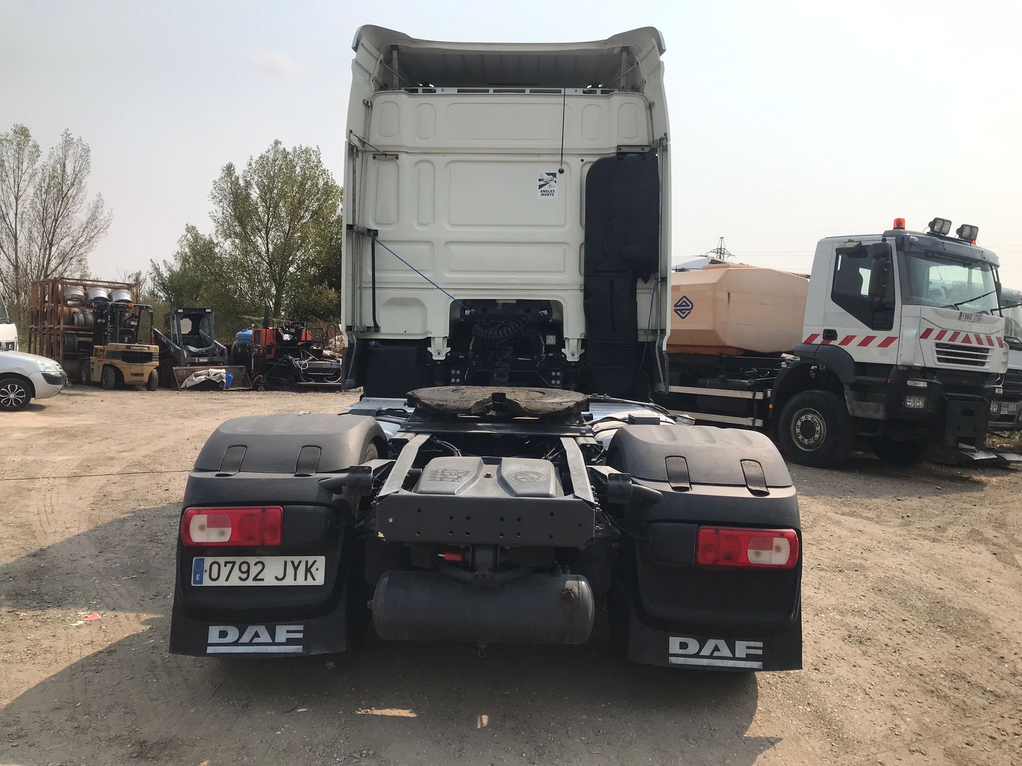 Cabeza tractora DAF XF 510 FT año 2017 vista trasera
