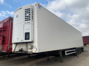 Vista diagonal delantera izquierda semirremolque frigorífico Lecitrailer 3E20