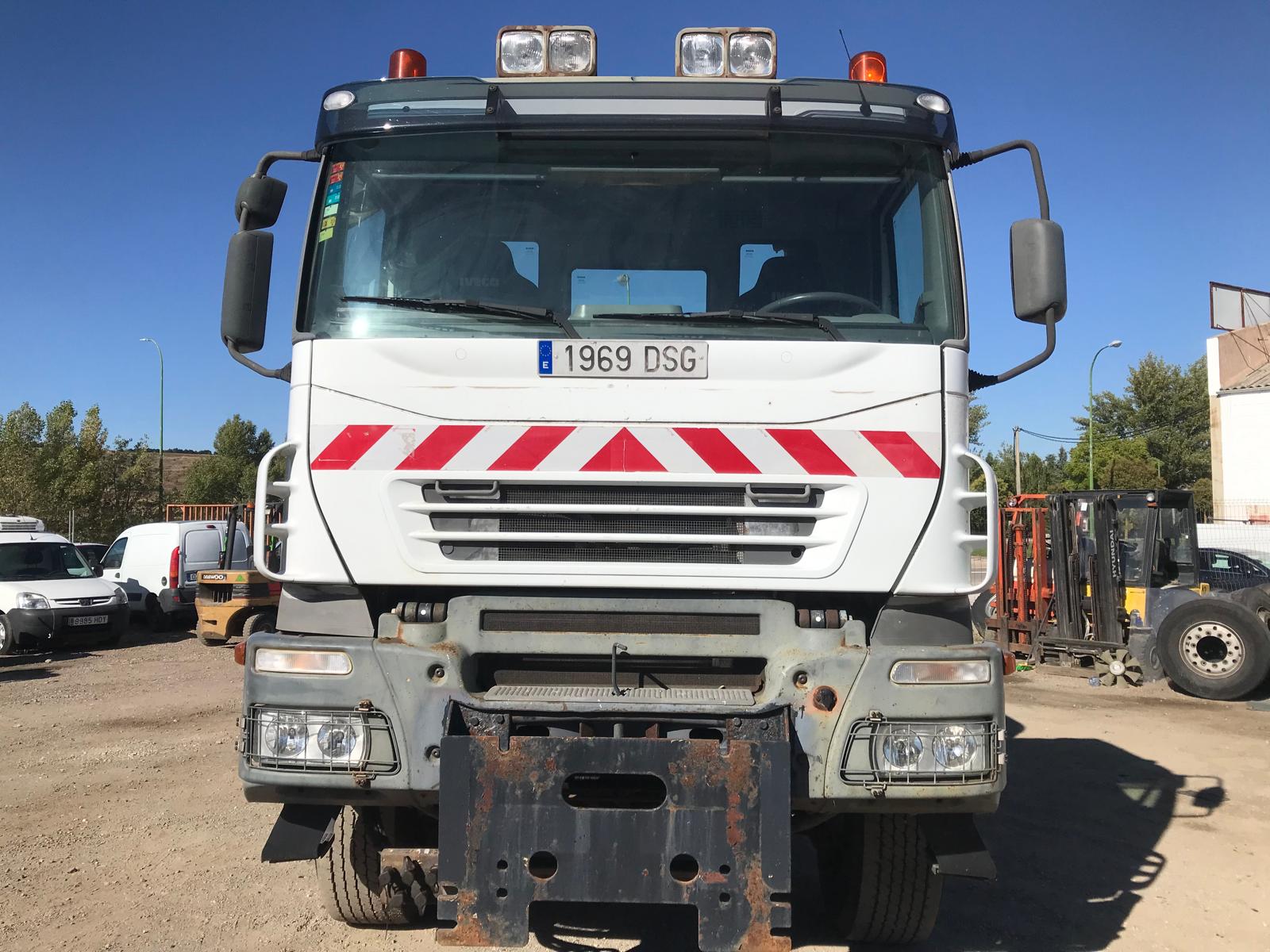 Camión quitanieves Iveco AD190T31 frontal