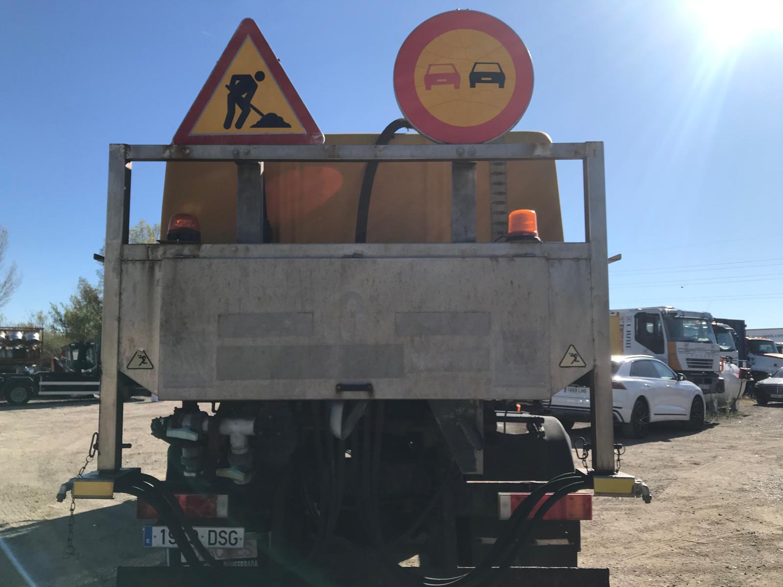 Camión quitanieves Iveco AD190T31 trasera