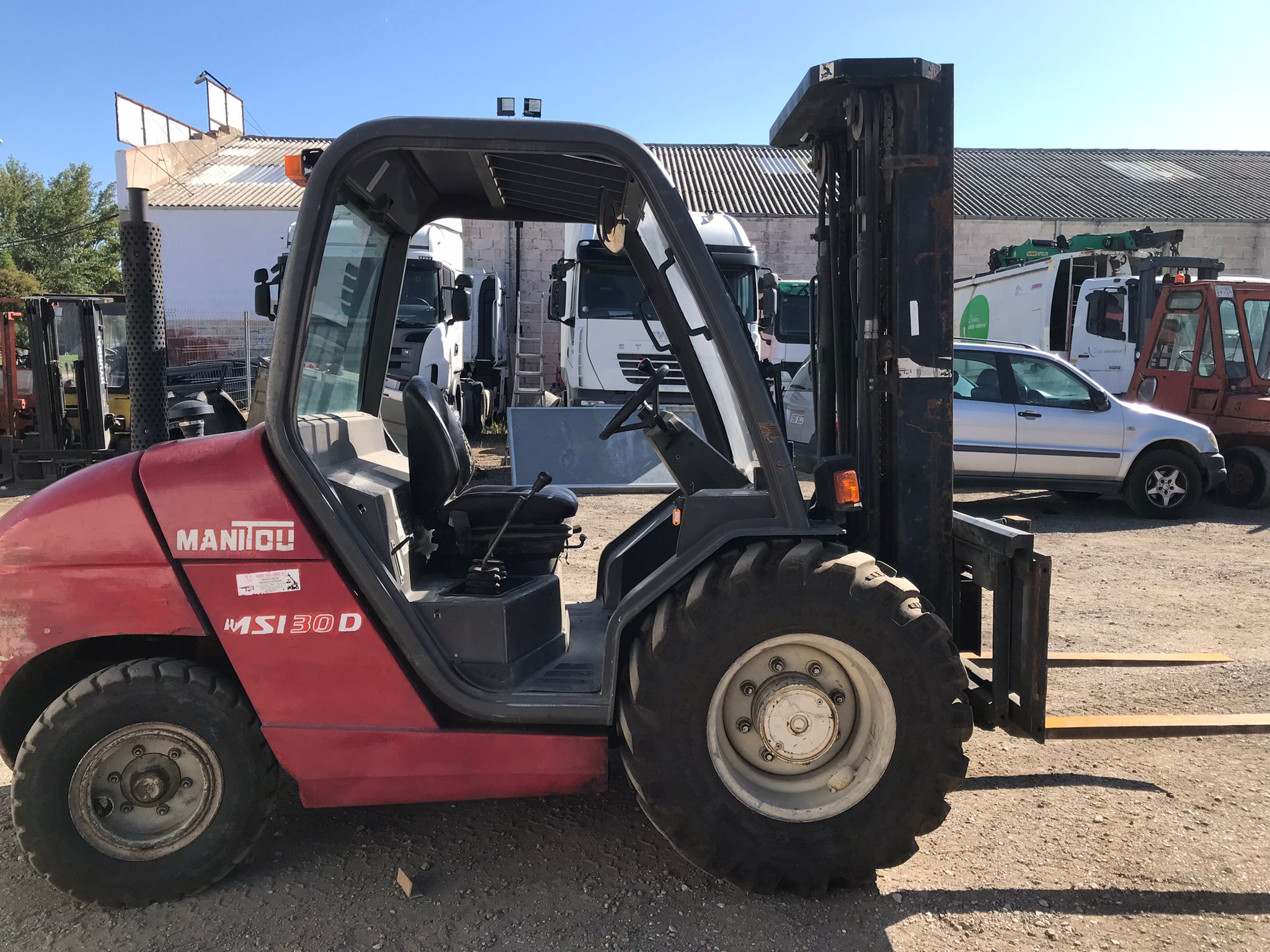 Carretilla elevadora diésel Manitou MSI 30 lateral derecho