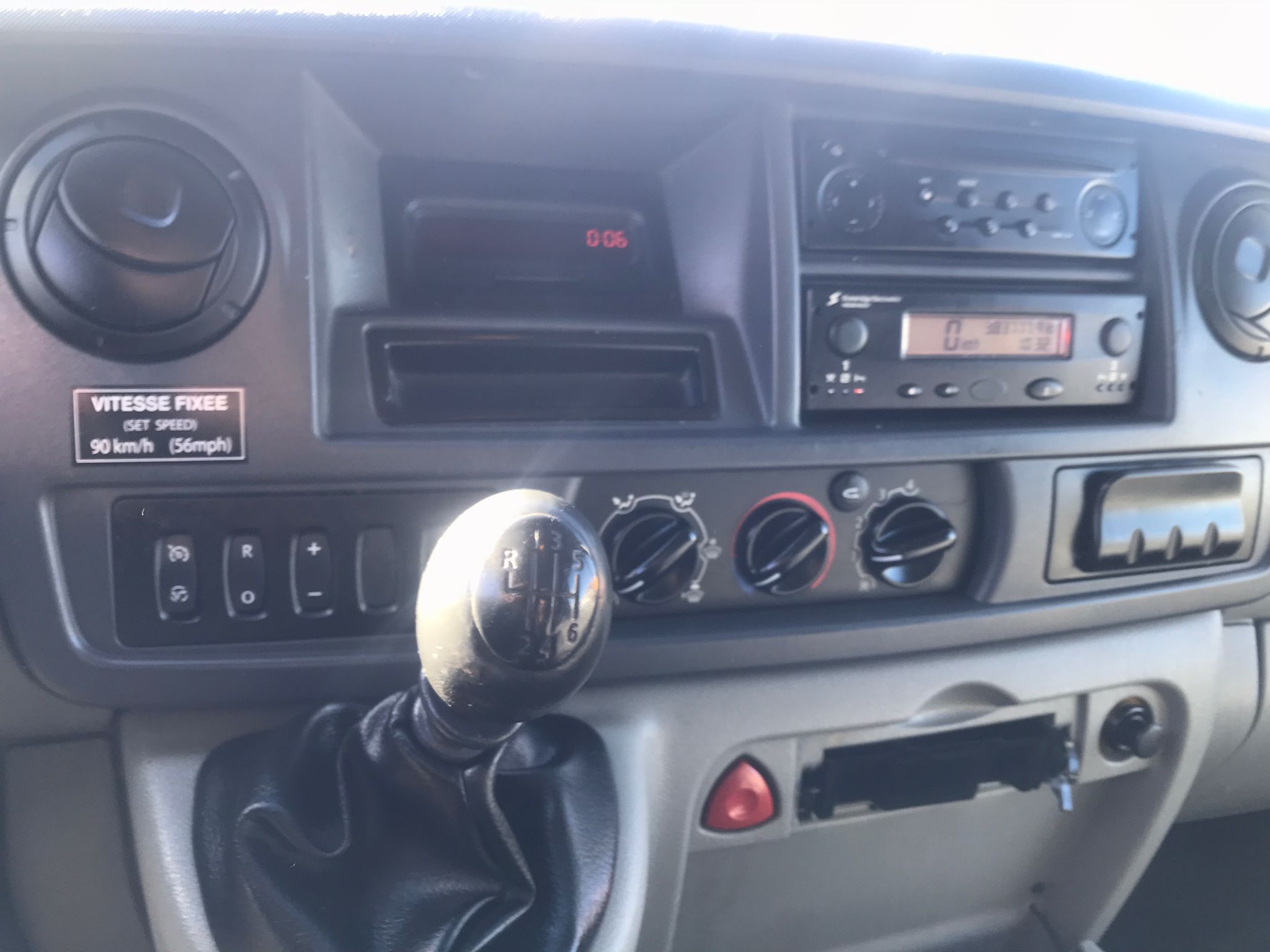 Renault Mascott 160.65 4x2 caja cerrada - 2005 - Imagen 11