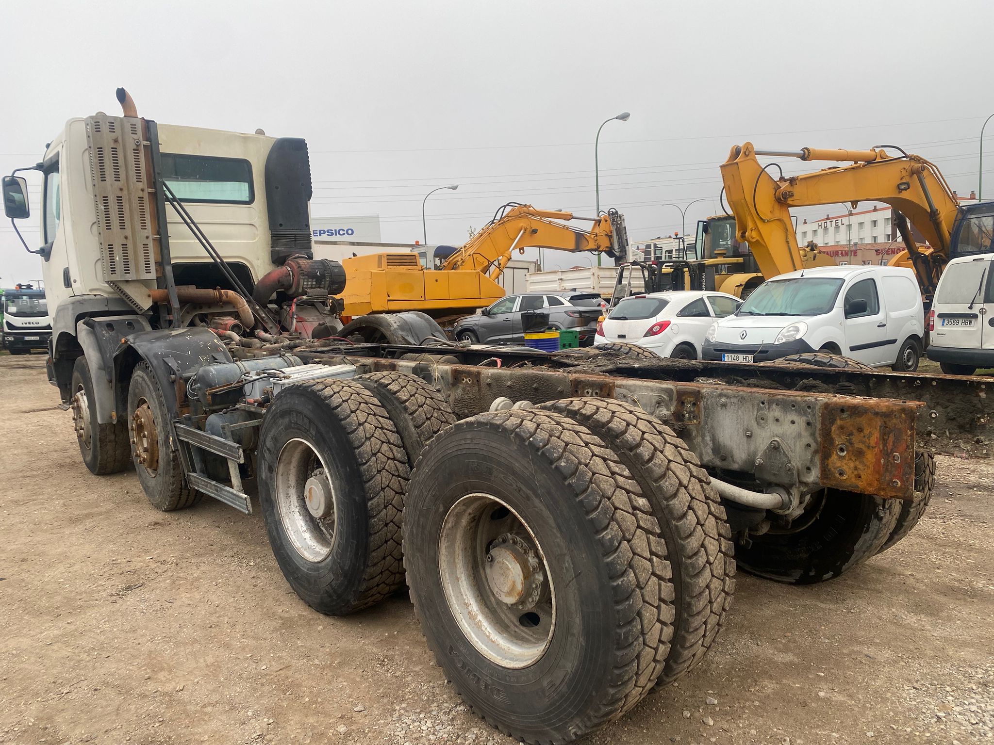 x- VENDIDO - Renault Kerax 420 8x4 en chasis - 2005 - Imagen 7