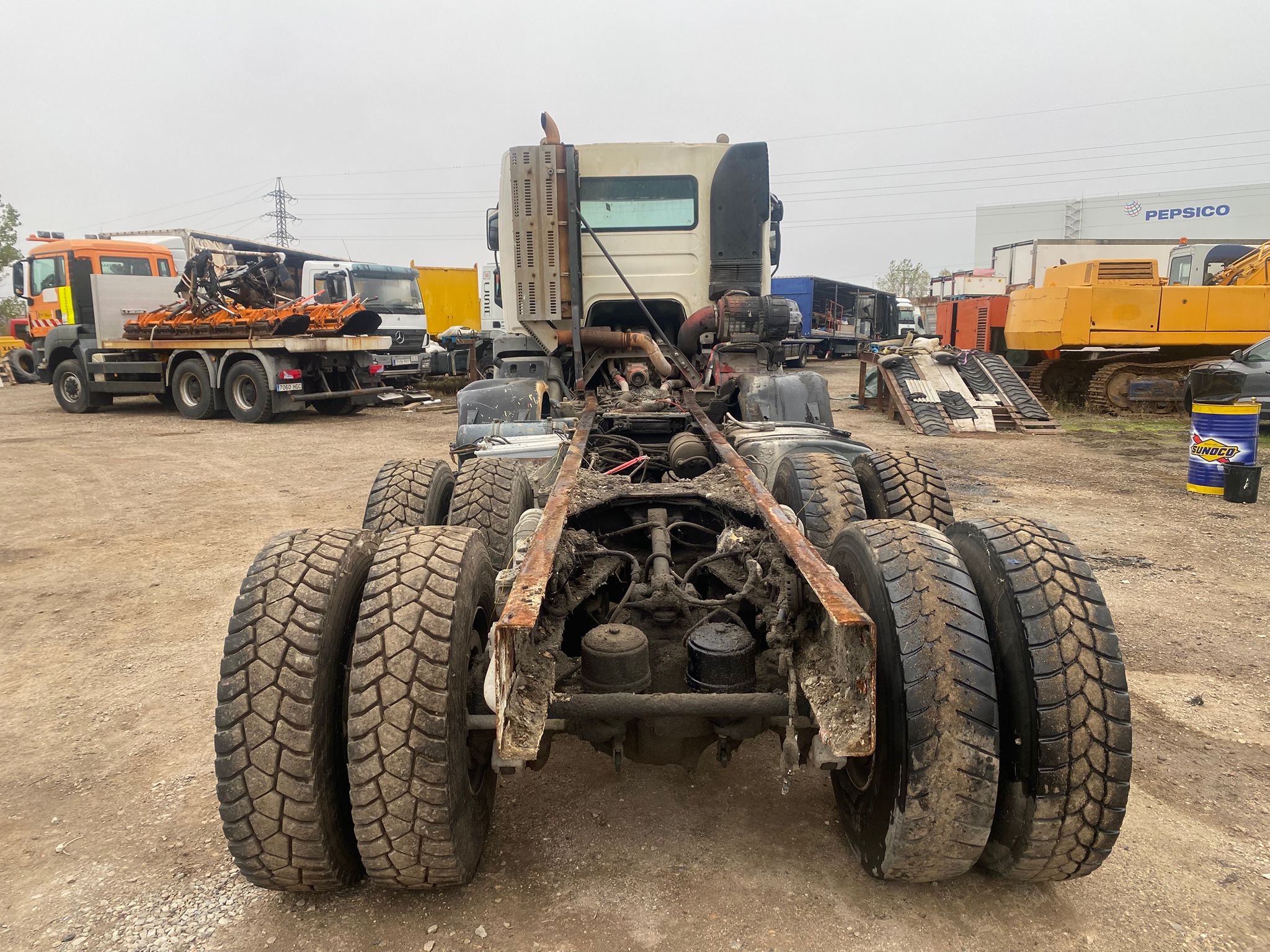 x- VENDIDO - Renault Kerax 420 8x4 en chasis - 2005 - Imagen 6