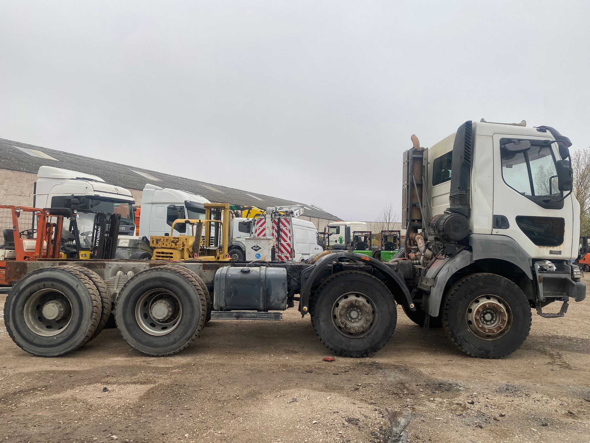 x- VENDIDO - Renault Kerax 420 8x4 en chasis - 2005 - Imagen 8