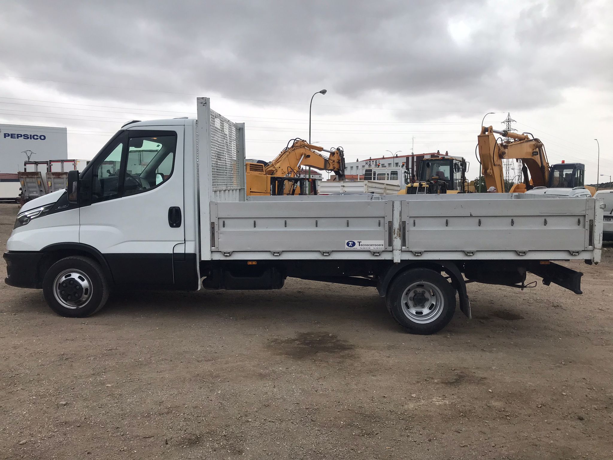 x- VENDIDO - Iveco 35C12 caja abierta - 2021 - Imagen 8