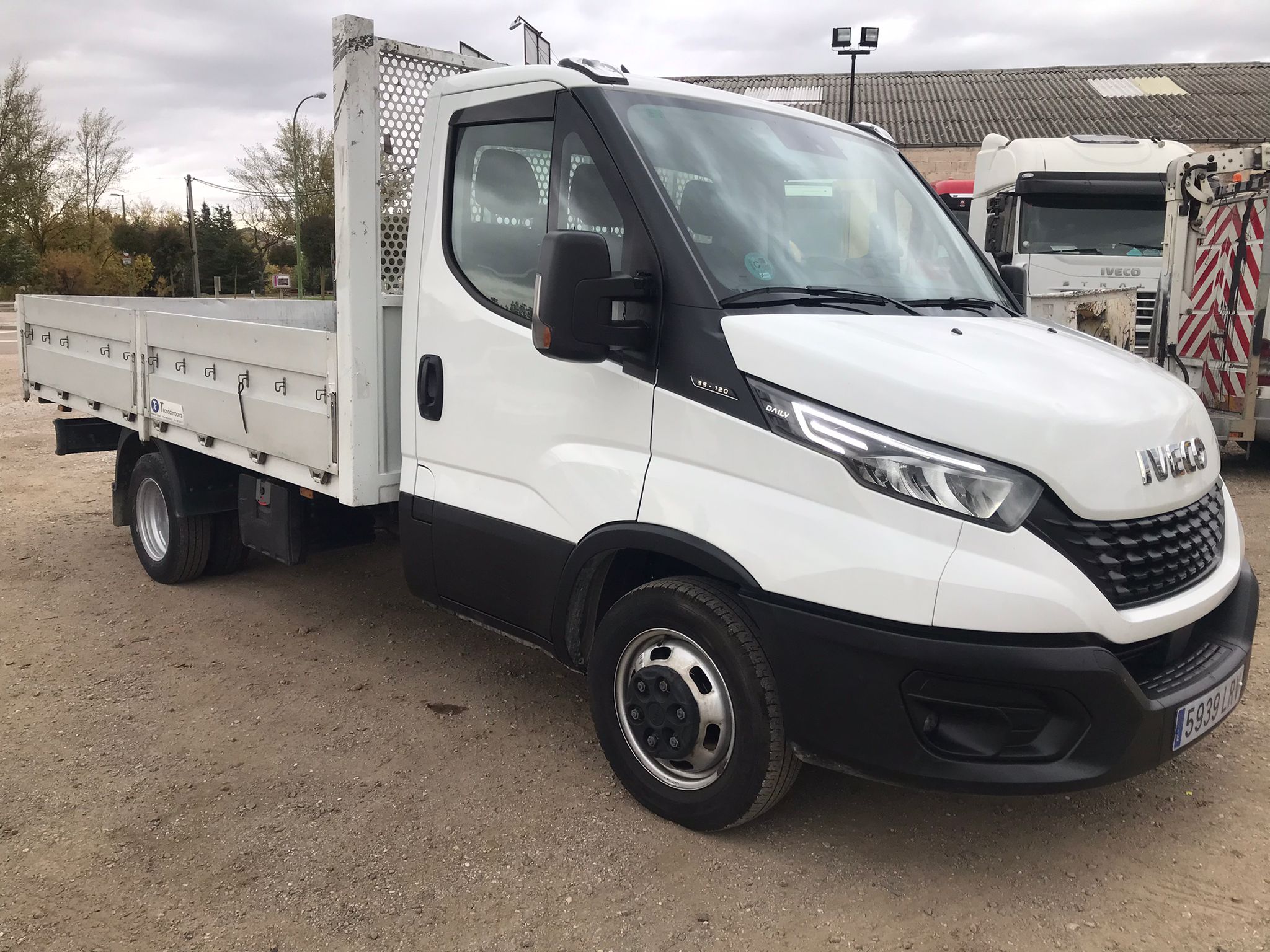 x- VENDIDO - Iveco 35C12 caja abierta - 2021 - Imagen 3
