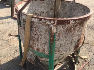 Tolva de vertido de hormigón usada 500 L vista frontal
