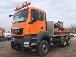 MAN TGS 33.360 frontal izquierdo