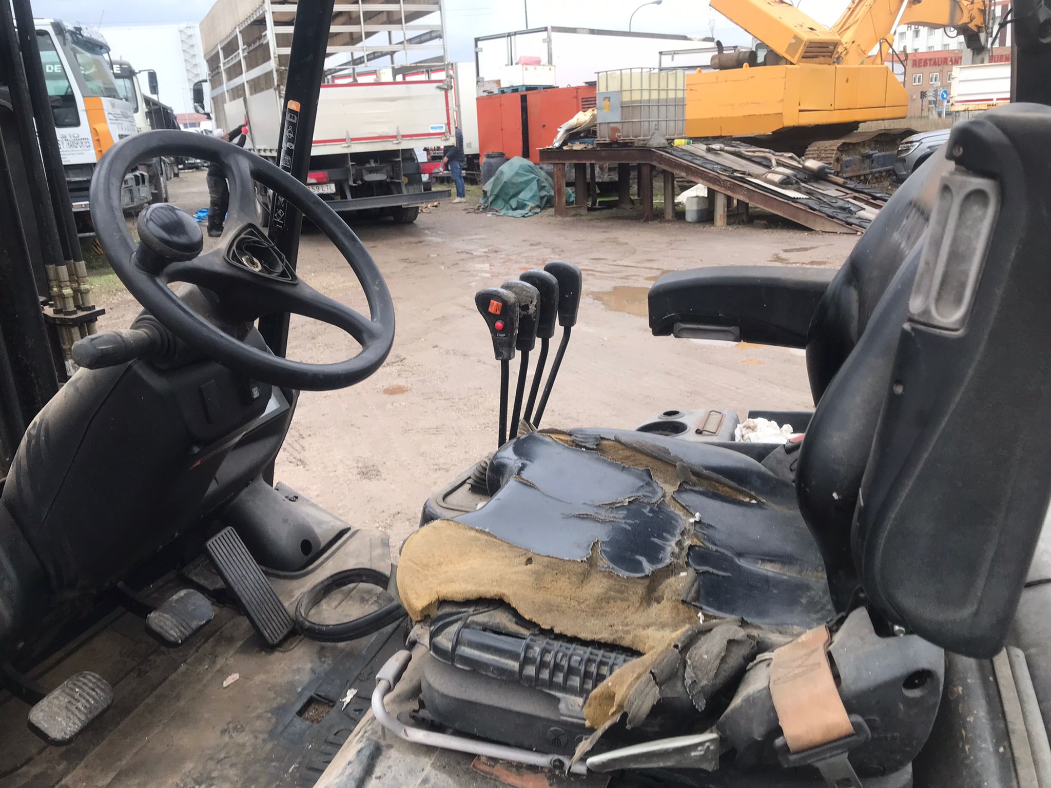 Carretilla elevadora diésel Hyundai 25D-9E Año 2017 - Imagen 12