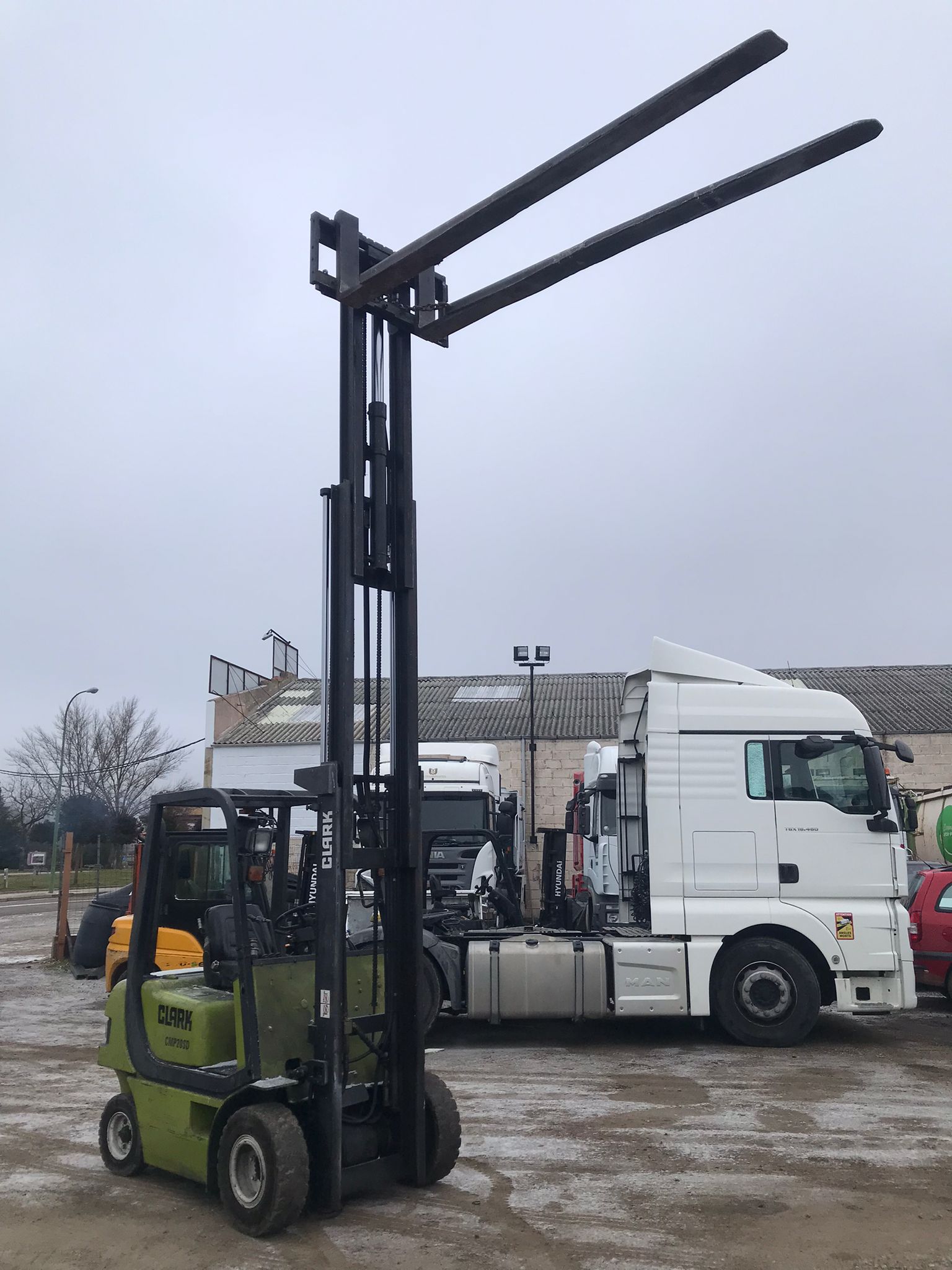 x- VENDIDO - Carretilla elevadora diésel Clark CMP 20SD Año 2000 - Imagen 11