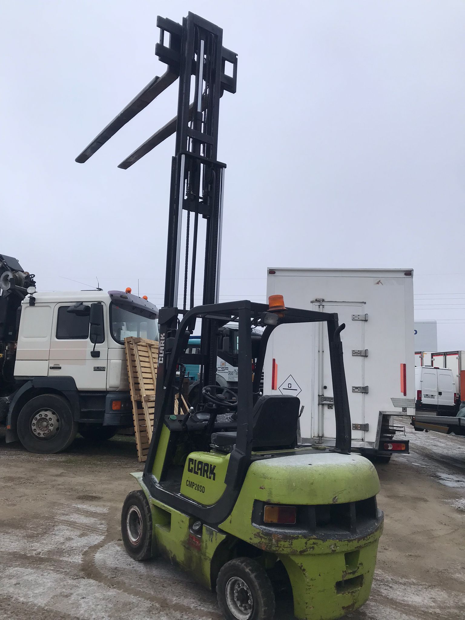 x- VENDIDO - Carretilla elevadora diésel Clark CMP 20SD Año 2000 - Imagen 9