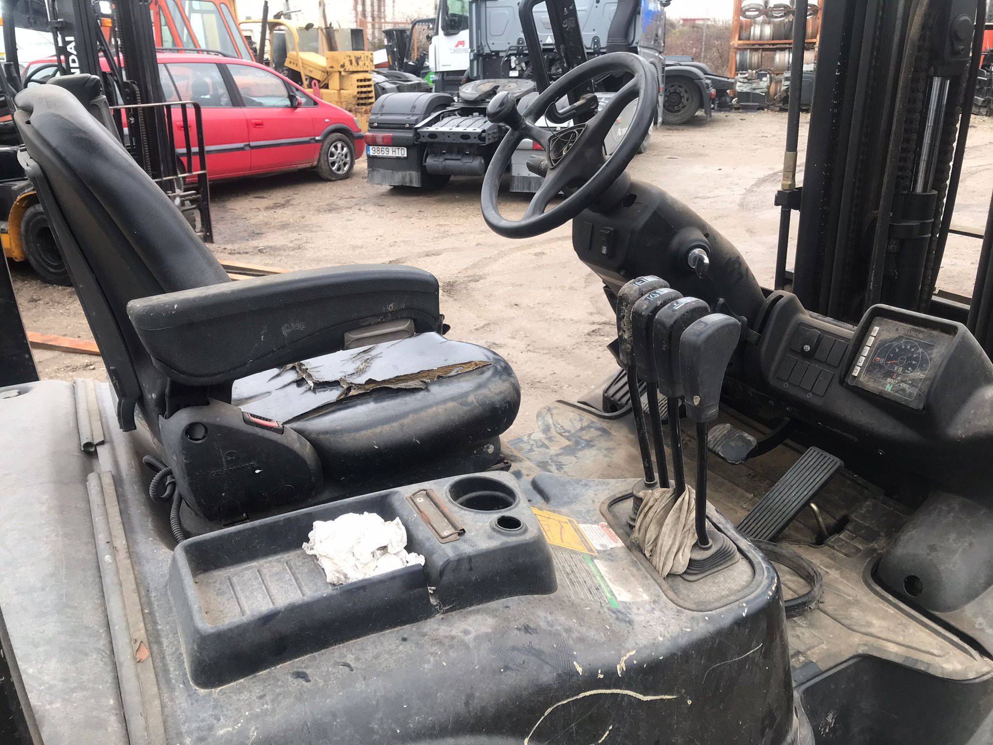 Puesto de conducción carretilla Hyundai 25D-9E