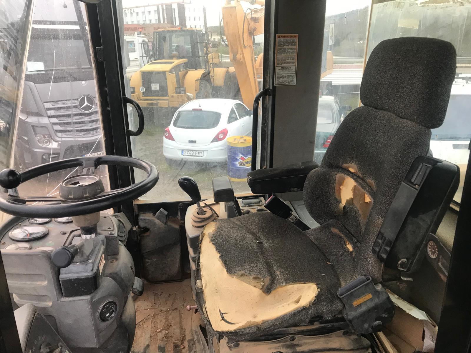 Pala cargadora Caterpillar 938 G - 2003 - Imagen 11