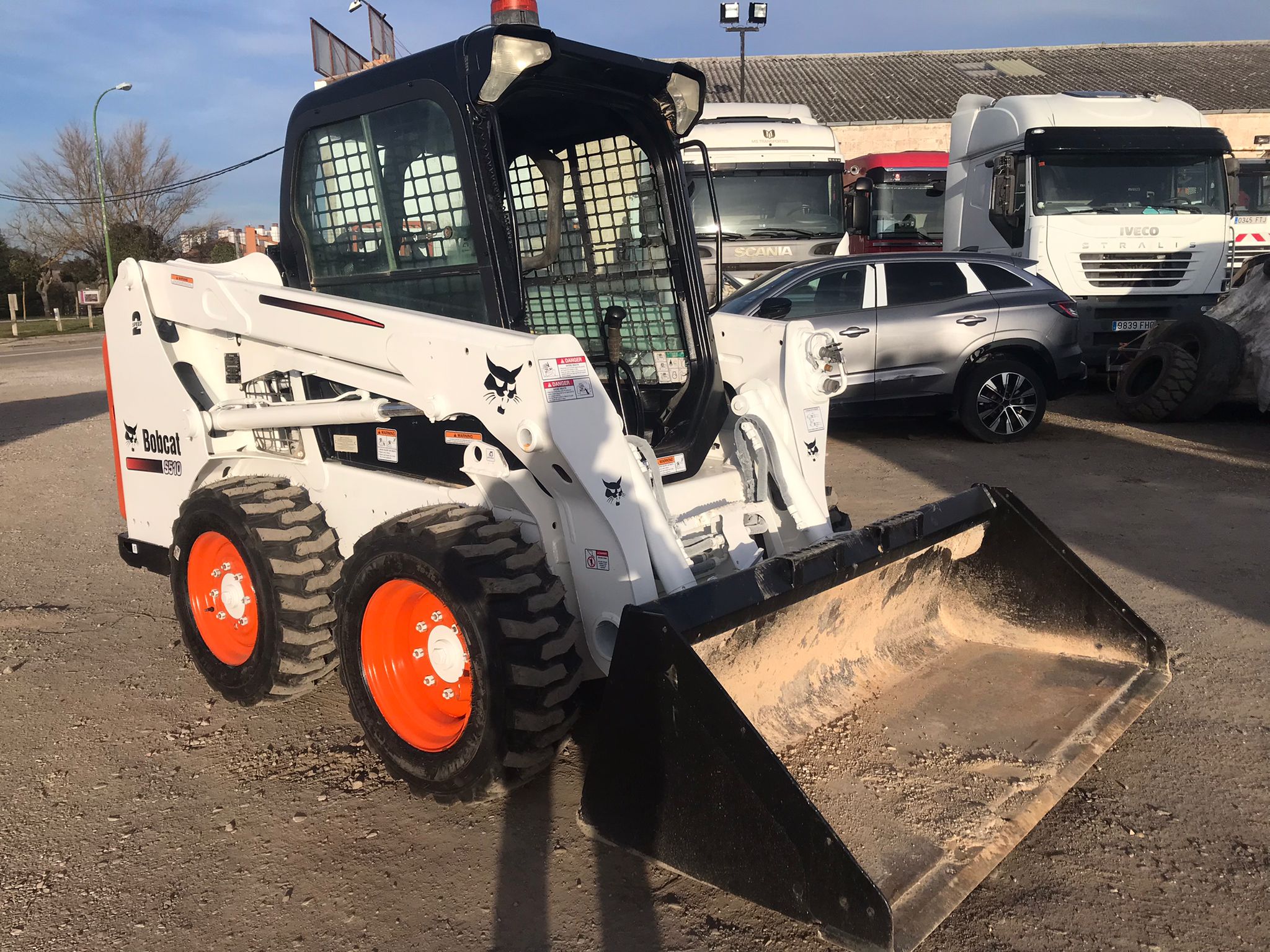 Bobcat S510 frontal derecho