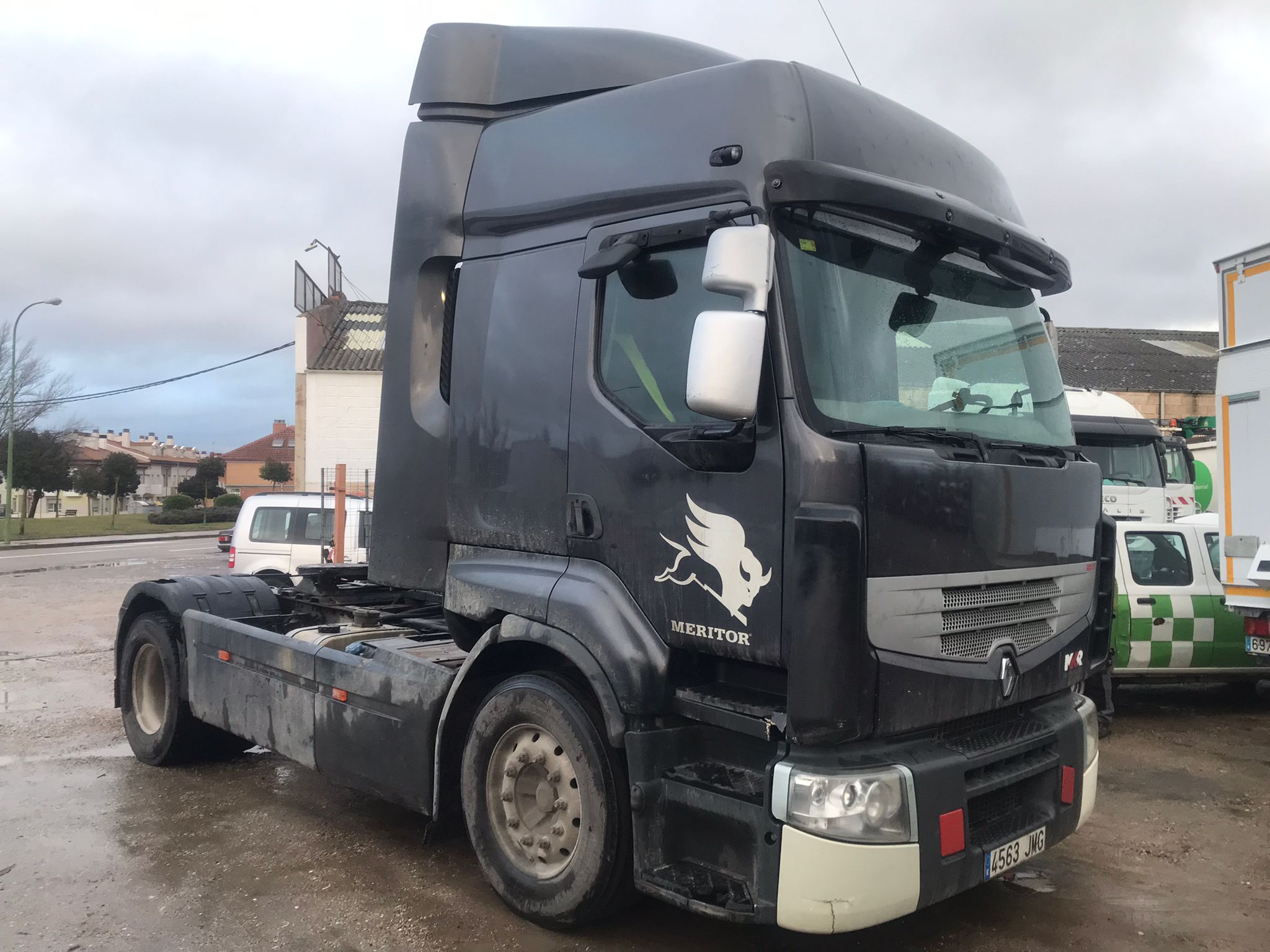Renault Premium 460 frontal derecho