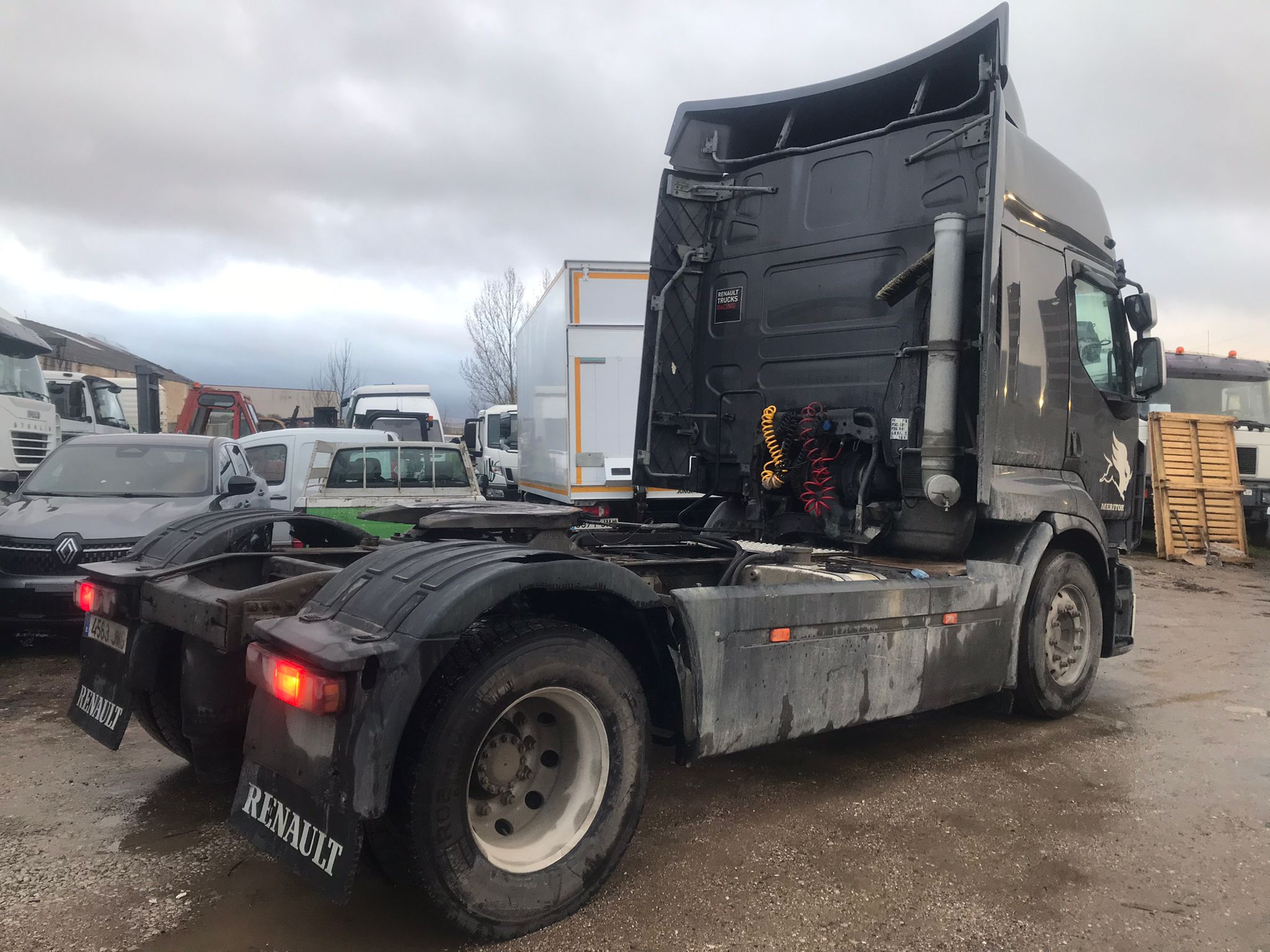 Renault Premium 460 trasera derecha