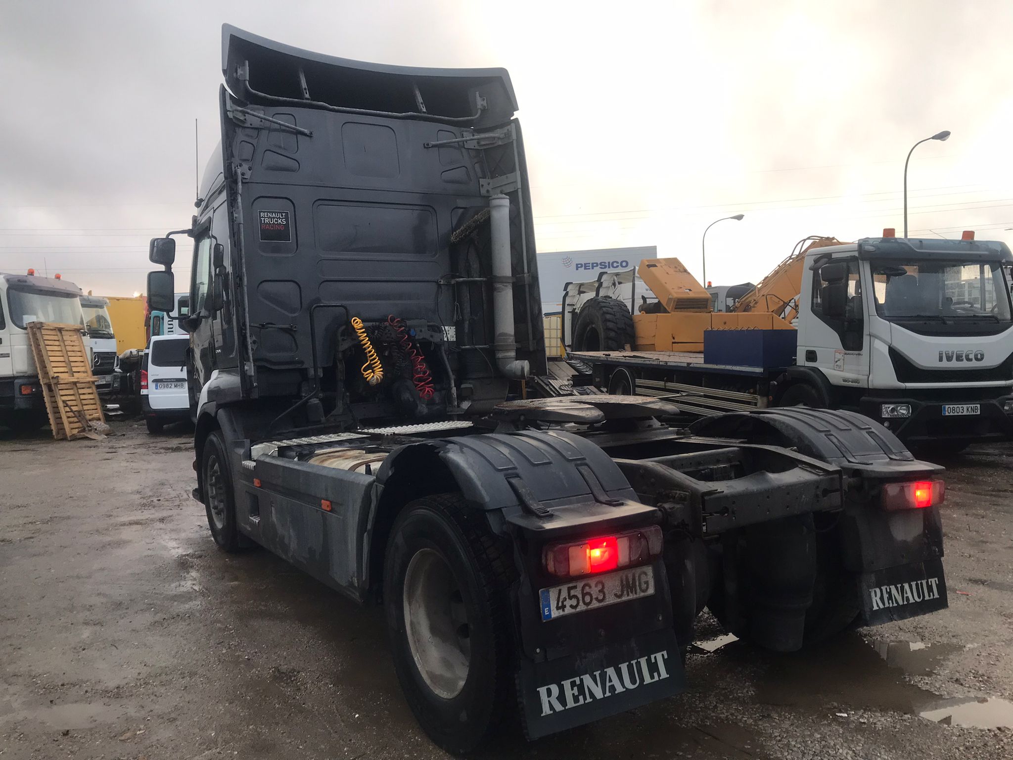 Renault Premium 460 trasera izquierda