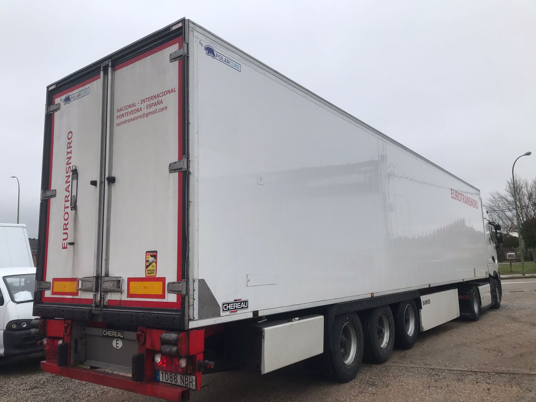 Trasera derecha semirremolque frigorífico Chereau Inogam