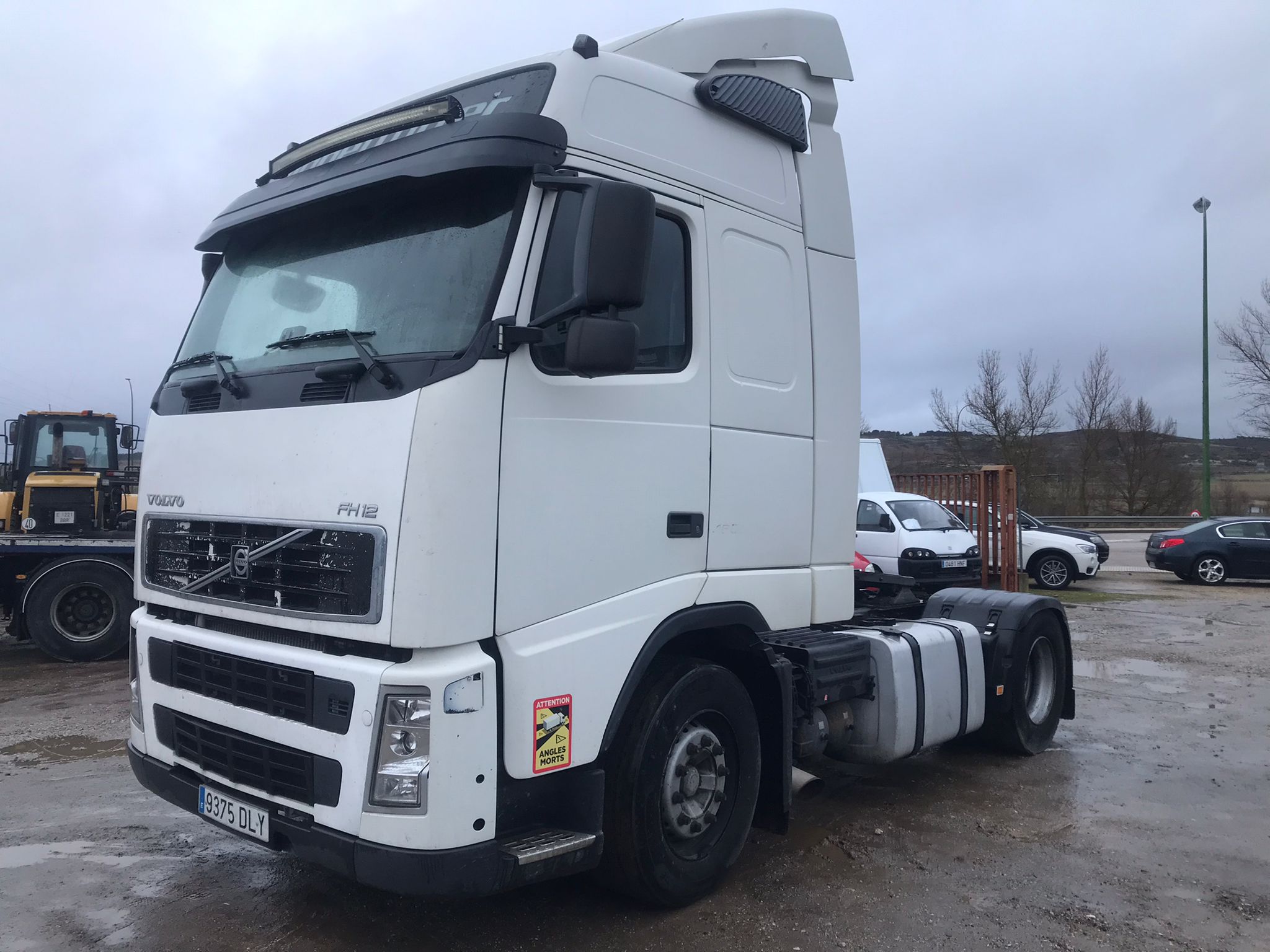 Volvo FH12 D460 frontal izquierdo