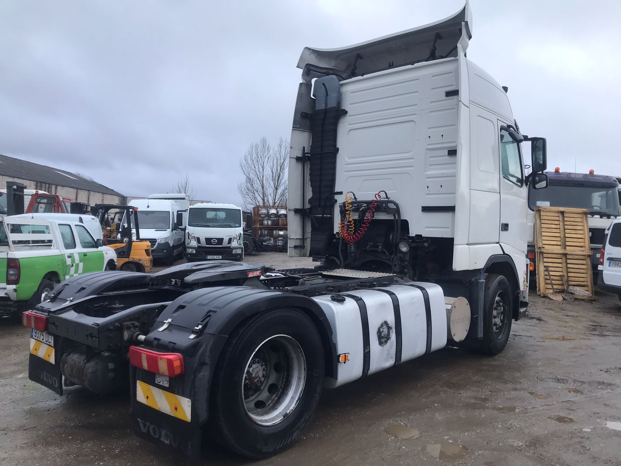 Volvo FH12 D460 trasera derecha