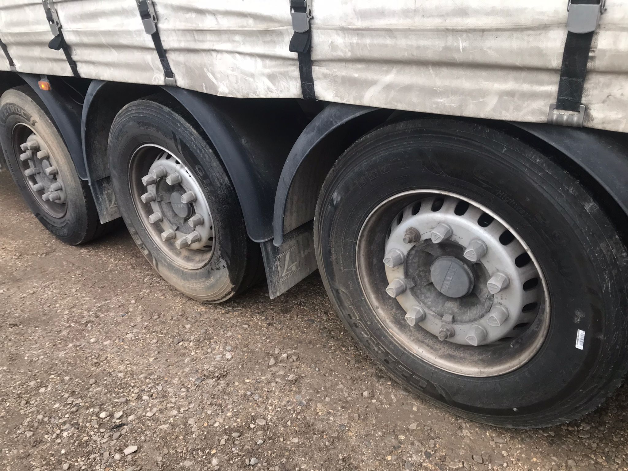 Semirremolque tauliner Lecitrailer Año 07/2015 - Imagen 9