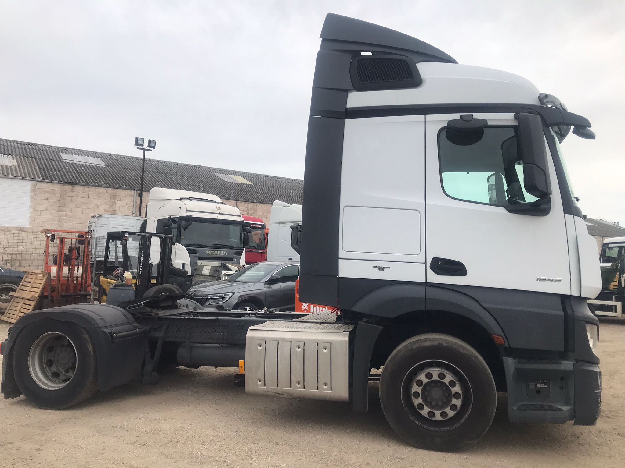 Mercedes Actros 1845 LS lateral derecho