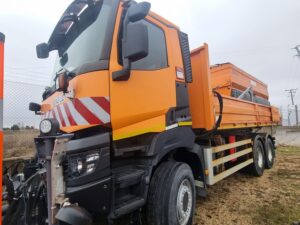 Renault K 460 quitanieves frontal izquierdo