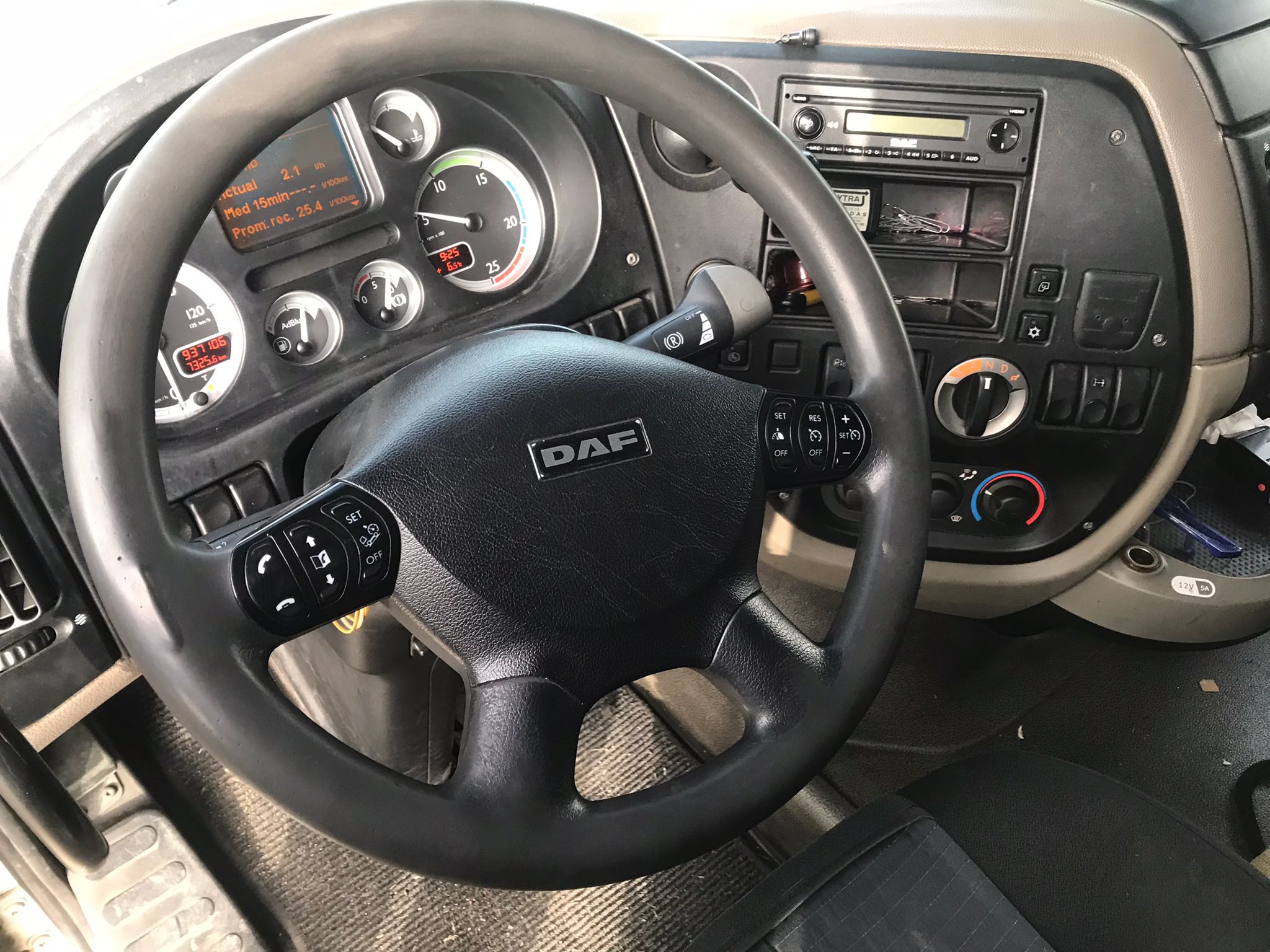 Interior cabina DAF XF 105.460