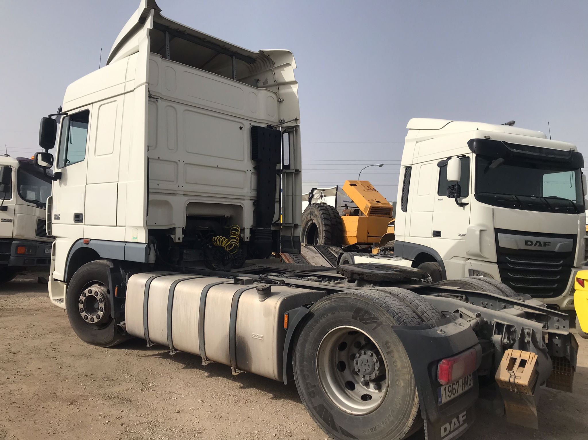 DAF XF 105.460 trasera izquierda