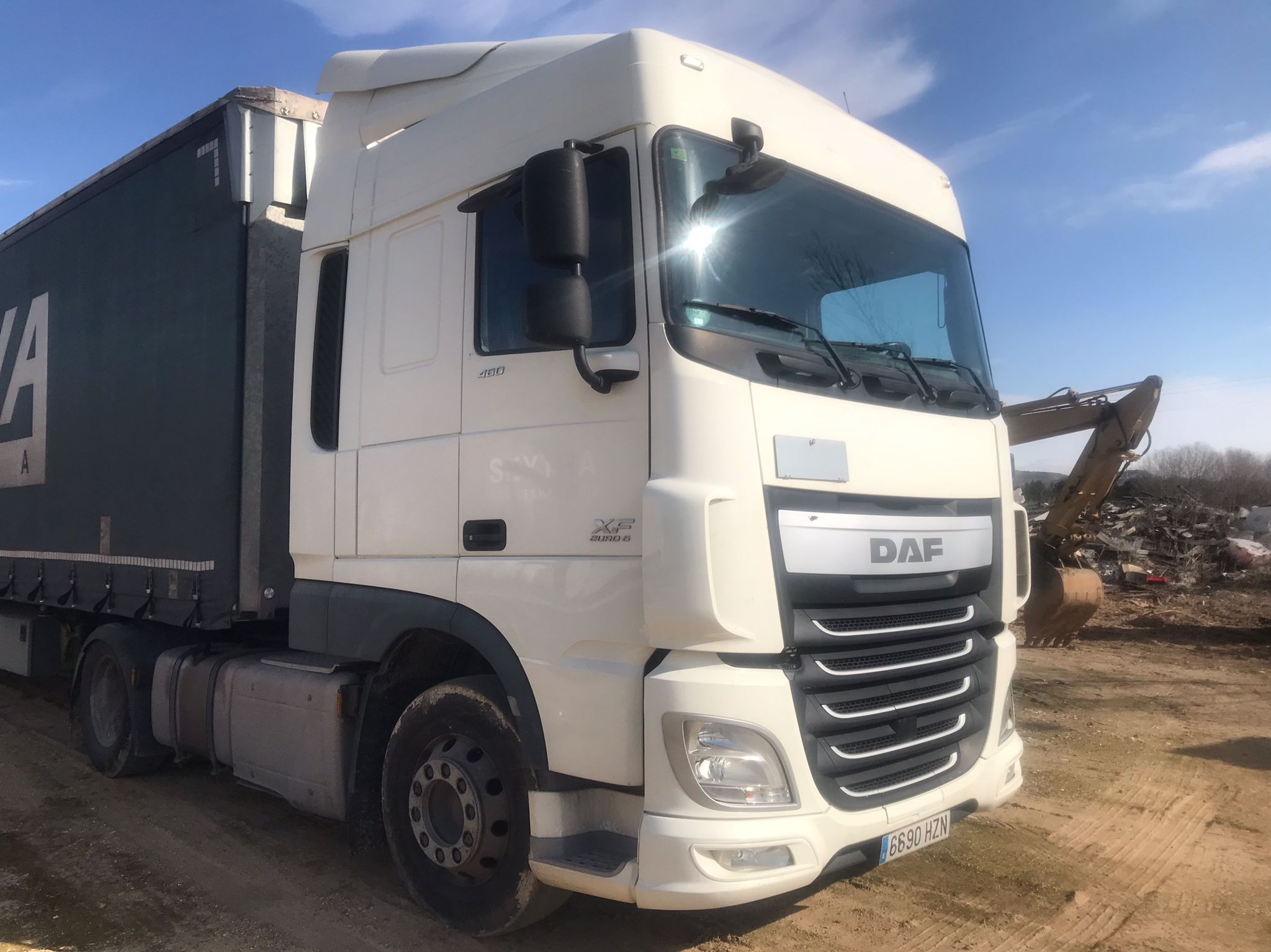 DAF XF 460 FT frontal derecho