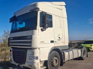 DAF XF 105 frontal izquierdo