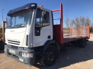 Iveco portavehículos frontal izquierdo